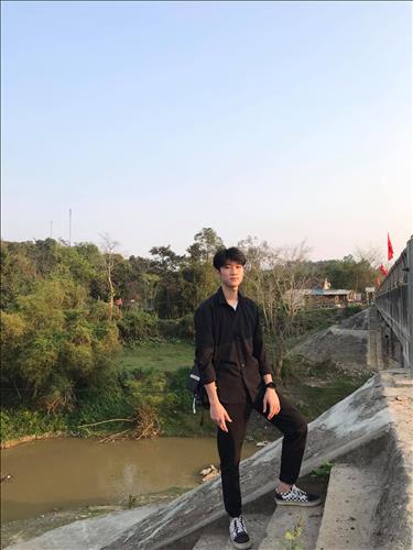 Thông Trần Thế