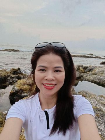 Gái họ Lê