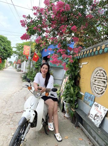 Trần  Tuyết