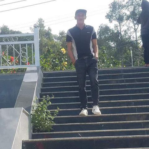 Văn TÚ