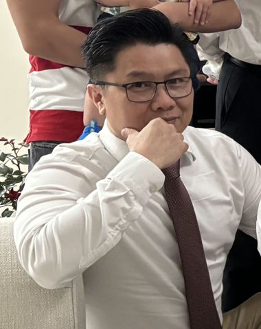 Tìm thân nhân