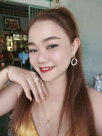 Hồng Ánh
