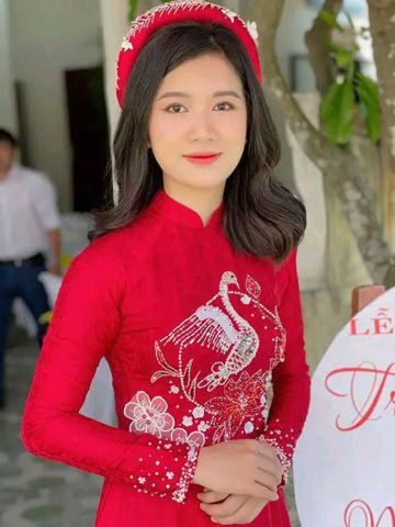 Em mặc áo đỏ chờ anh đến