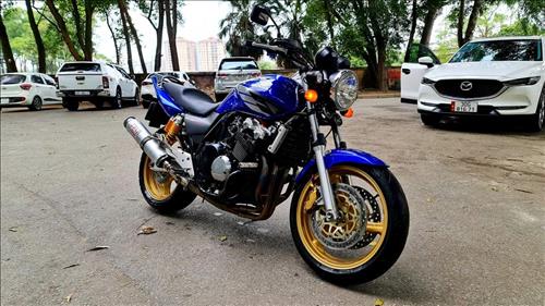 CB 400