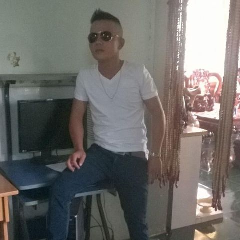 Tân