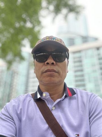 Quang le