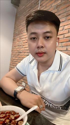 Phạm Hoàng