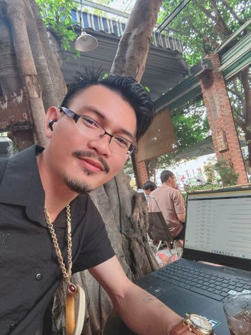 Johnny huỳnh