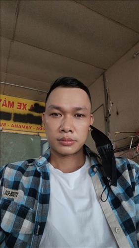 Van Dong