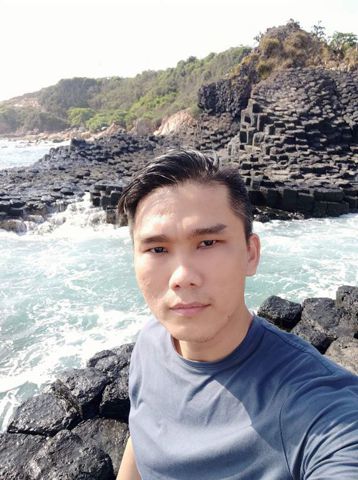 Tân