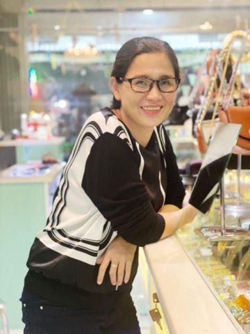 Thắm Trần
