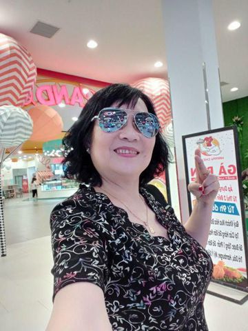 LoThu Hằng
