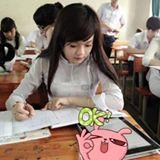 bé tập bơi