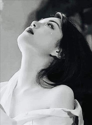 Cần một Bờ Vai