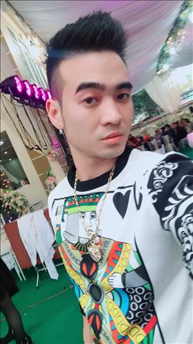 Khòng Akai