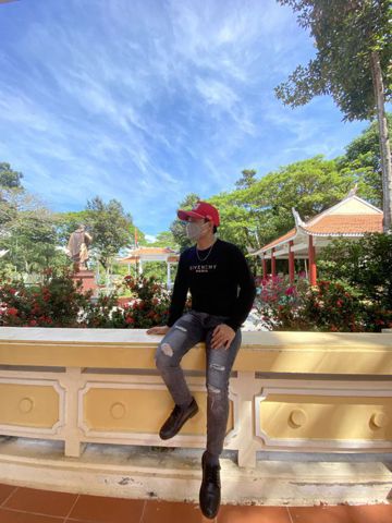 Phạm Hưng