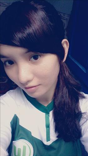 con thỏ trắng có bộ lông đen thui