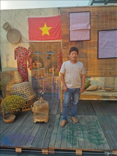 Hoàng Trần